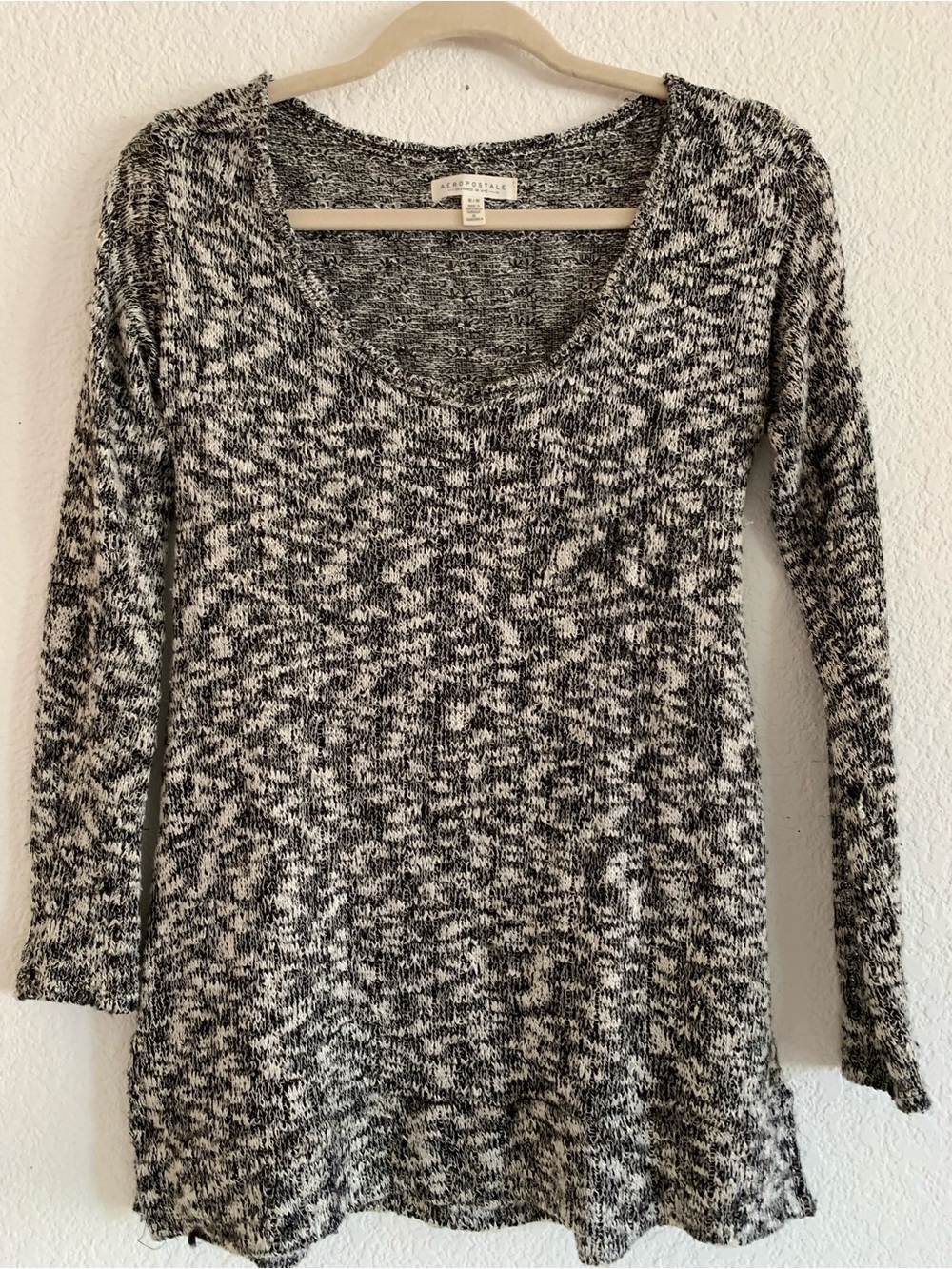 Aeropostale Black & White Marled Scoop Neck Sweater